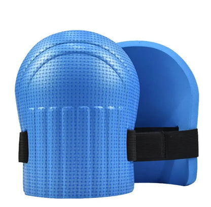 Genouillère de travail bleue gros plan fond blanc